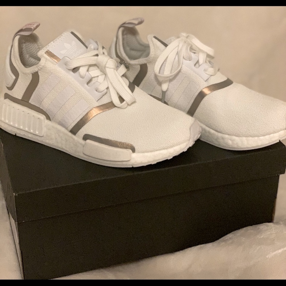 Woman’s Adidas NMD_R1 "Ftwr White/Chrome"